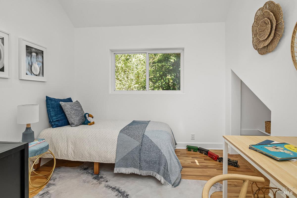 Detail Gallery Image 26 of 34 For 60 Wood Ln, Fairfax,  CA 94930 - 3 Beds | 2/1 Baths