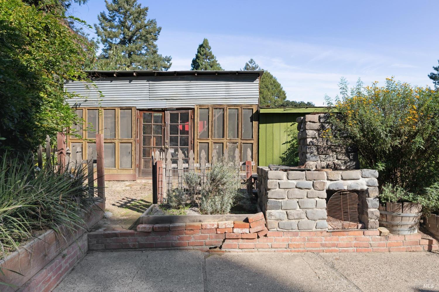 Detail Gallery Image 49 of 66 For 497 Pleasant Hill Rd, Sebastopol,  CA 95472 - 3 Beds | 2/1 Baths