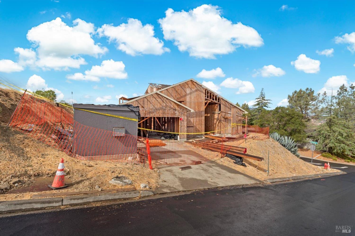 Detail Gallery Image 8 of 26 For 1061 Rimrock Dr, Napa,  CA 94558 - – Beds | – Baths