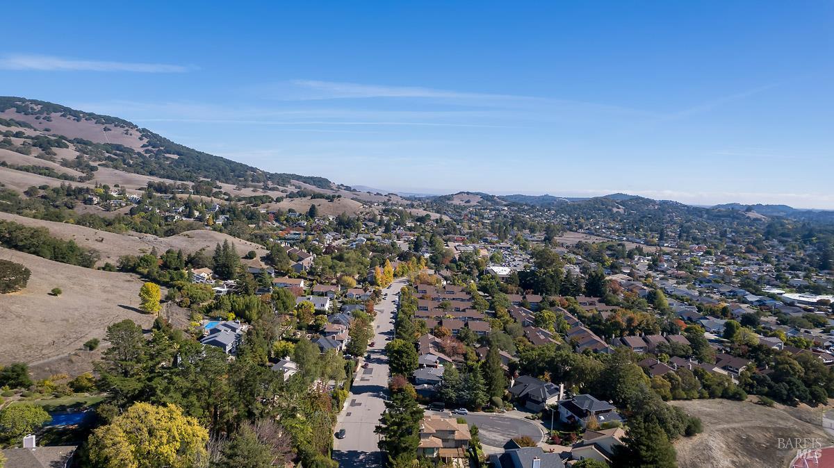Detail Gallery Image 39 of 53 For 215 San Ramon Way, Novato,  CA 94945 - 4 Beds | 2/1 Baths