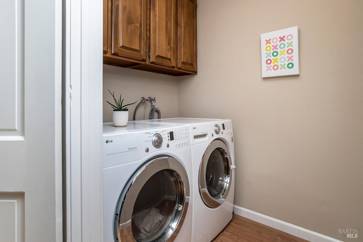 Detail Gallery Image 17 of 53 For 215 San Ramon Way, Novato,  CA 94945 - 4 Beds | 2/1 Baths