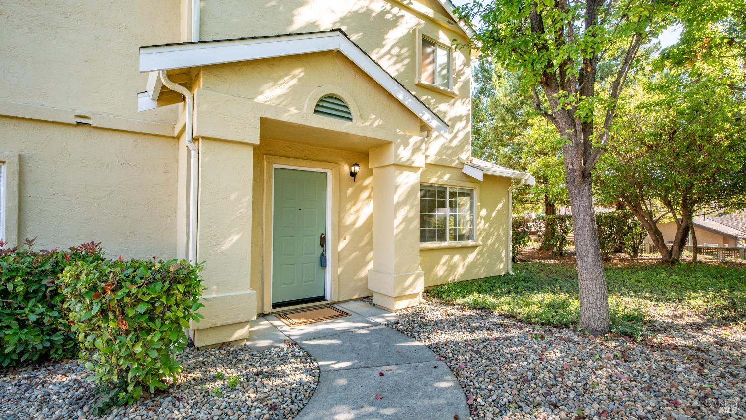 Detail Gallery Image 5 of 38 For 136 Southbridge Ln, Fairfield,  CA 94534 - 3 Beds | 2/1 Baths