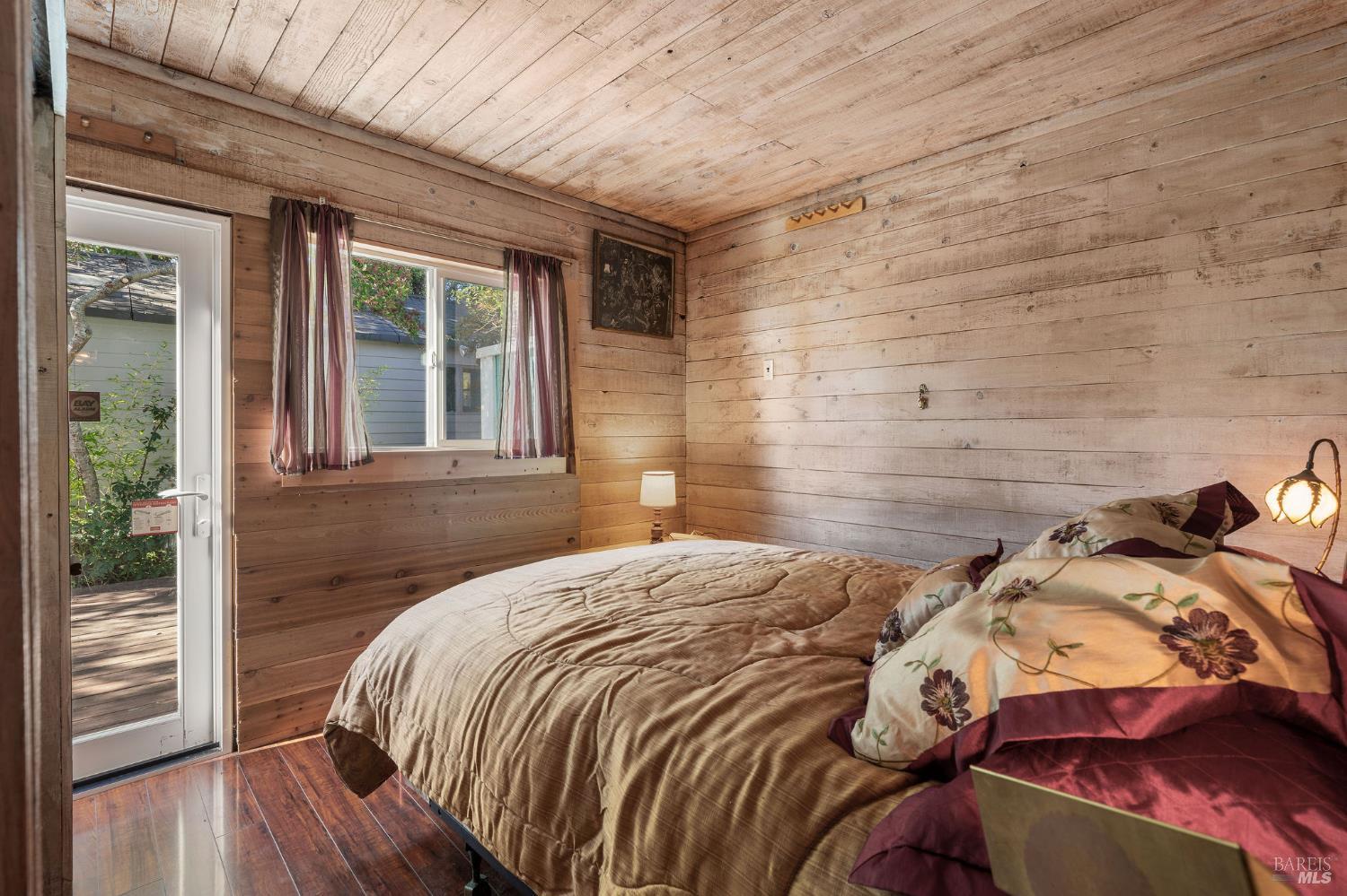 Detail Gallery Image 15 of 28 For 38882 Honey Run Ln, Gualala,  CA 95445 - 1 Beds | 1 Baths