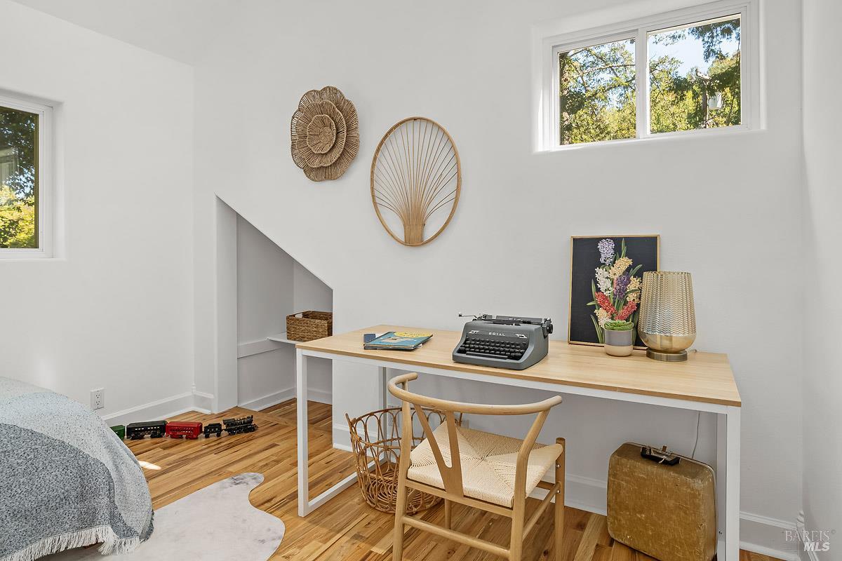 Detail Gallery Image 27 of 34 For 60 Wood Ln, Fairfax,  CA 94930 - 3 Beds | 2/1 Baths