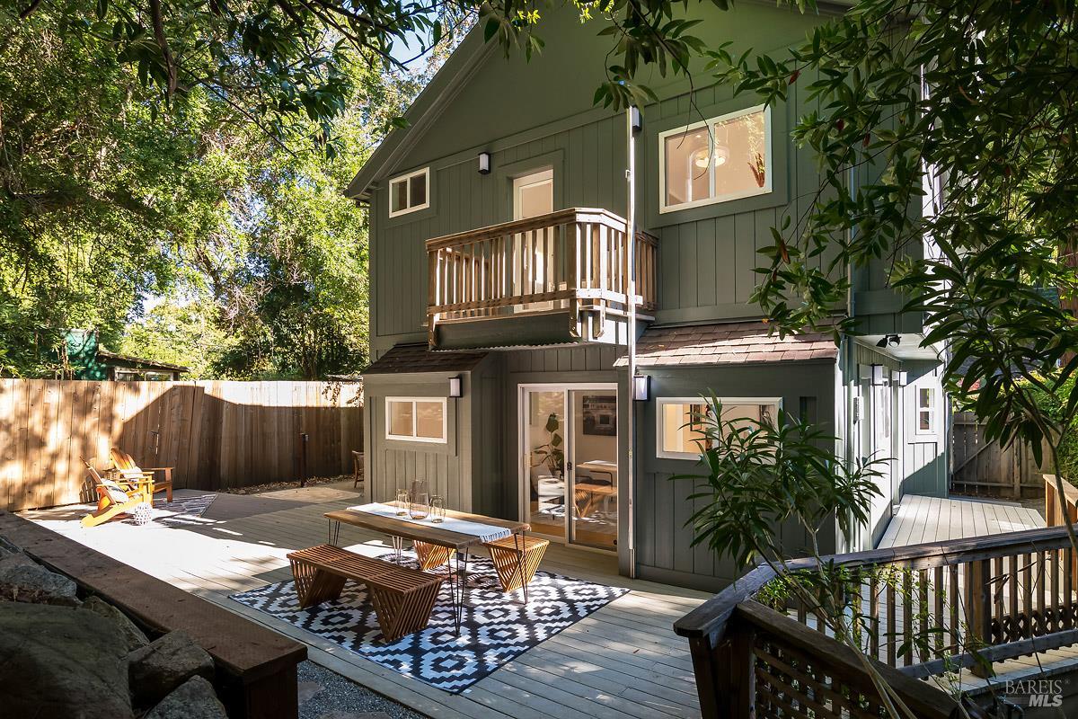 Detail Gallery Image 16 of 34 For 60 Wood Ln, Fairfax,  CA 94930 - 3 Beds | 2/1 Baths