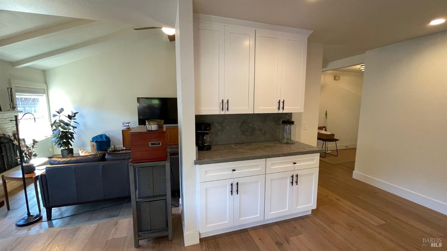 Detail Gallery Image 8 of 30 For 3502 Sleepy Hollow Ct, Santa Rosa,  CA 95404 - 3 Beds | 2 Baths