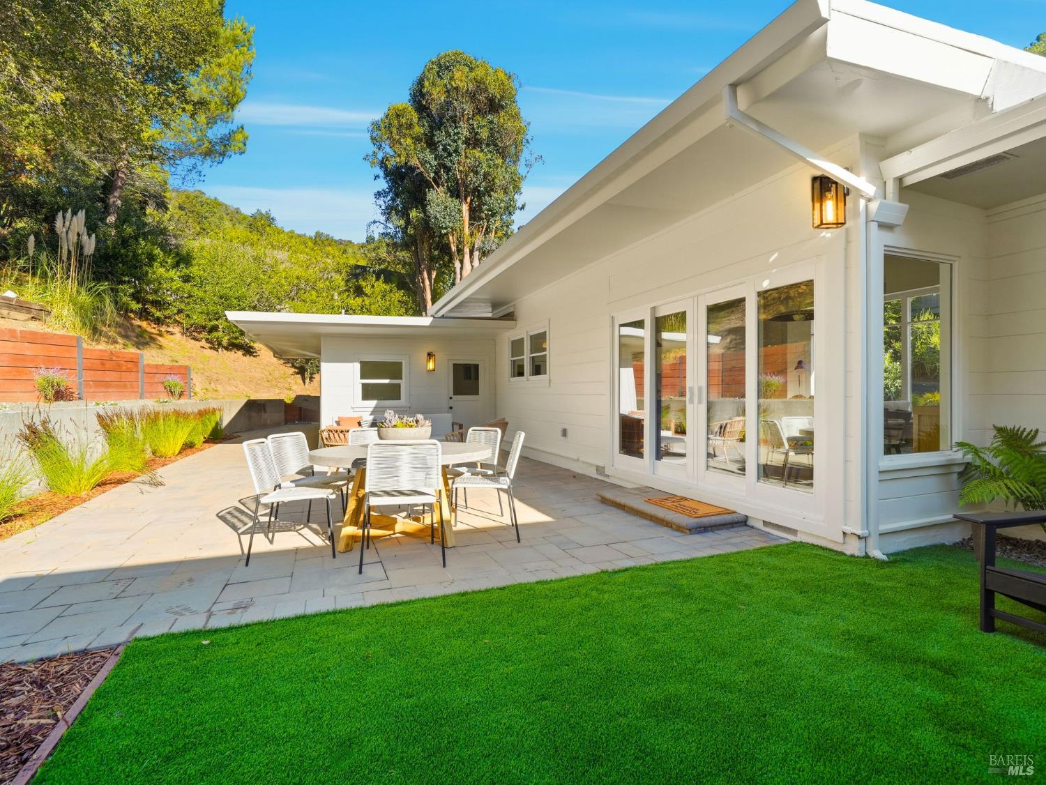 Detail Gallery Image 22 of 29 For 37 Convent Ct, San Rafael,  CA 94901 - 4 Beds | 2/1 Baths