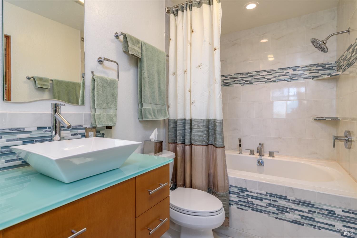Detail Gallery Image 22 of 34 For 38120 Ocean Ridge Dr, Gualala,  CA 95445 - 2 Beds | 2/1 Baths