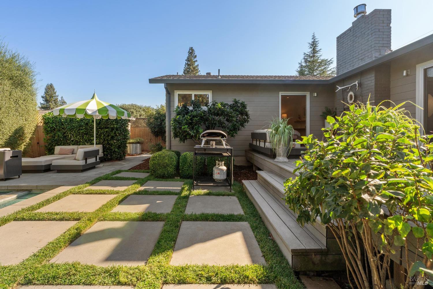 Detail Gallery Image 22 of 50 For 804 Josephine Ln, Healdsburg,  CA 95448 - 3 Beds | 2 Baths