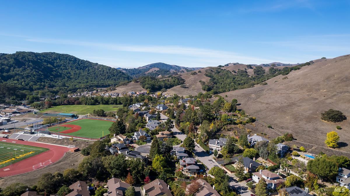 Detail Gallery Image 36 of 53 For 215 San Ramon Way, Novato,  CA 94945 - 4 Beds | 2/1 Baths