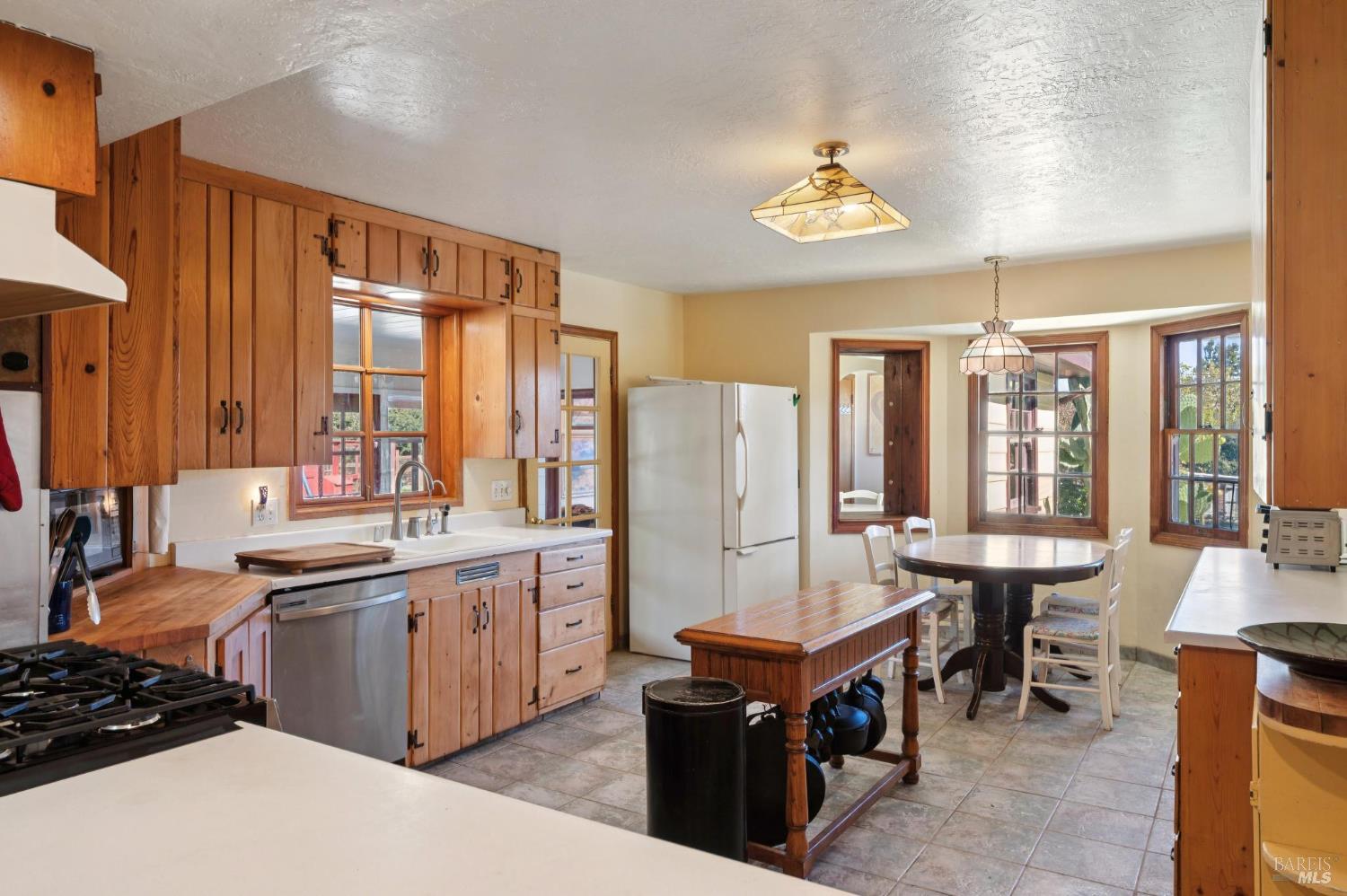 Detail Gallery Image 7 of 66 For 497 Pleasant Hill Rd, Sebastopol,  CA 95472 - 3 Beds | 2/1 Baths