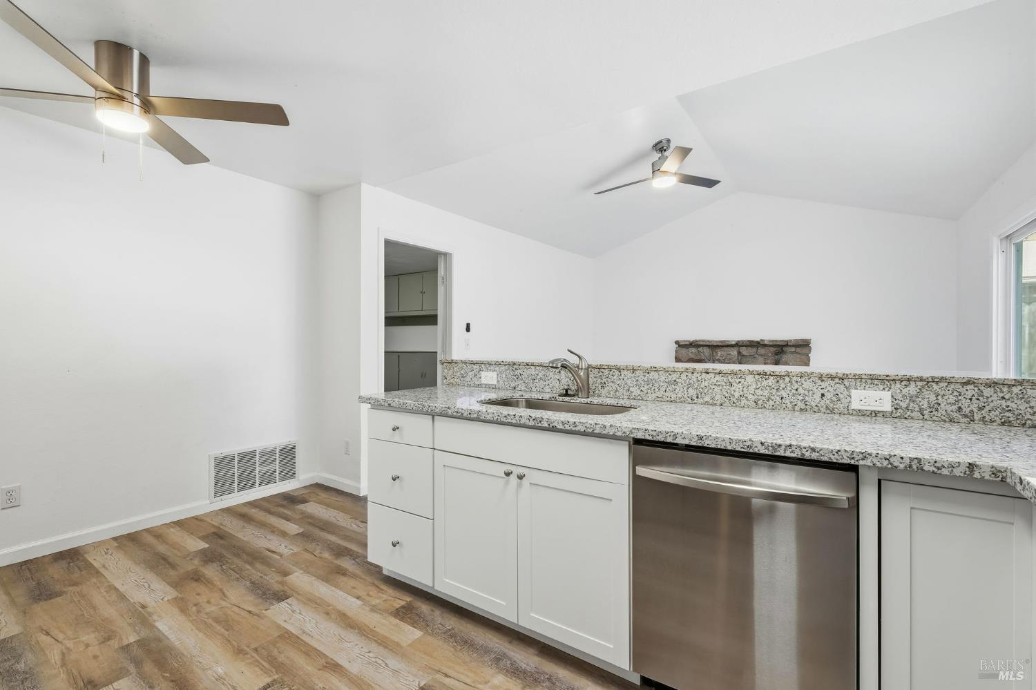 Detail Gallery Image 27 of 51 For 132 Peach St, Vallejo,  CA 94589 - 4 Beds | 2 Baths