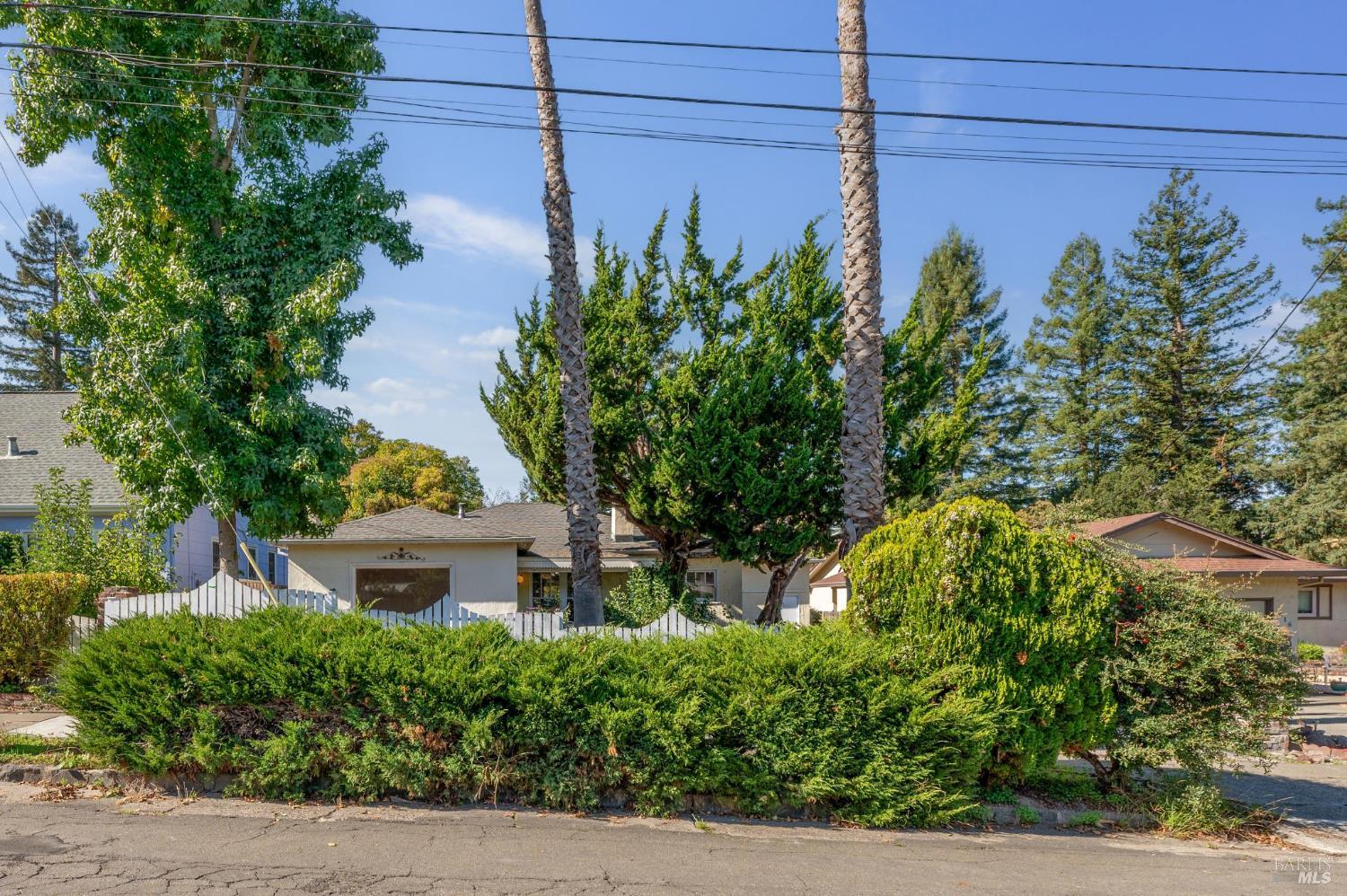 Detail Gallery Image 6 of 48 For 618 Galland St, Petaluma,  CA 94952 - 2 Beds | 1 Baths