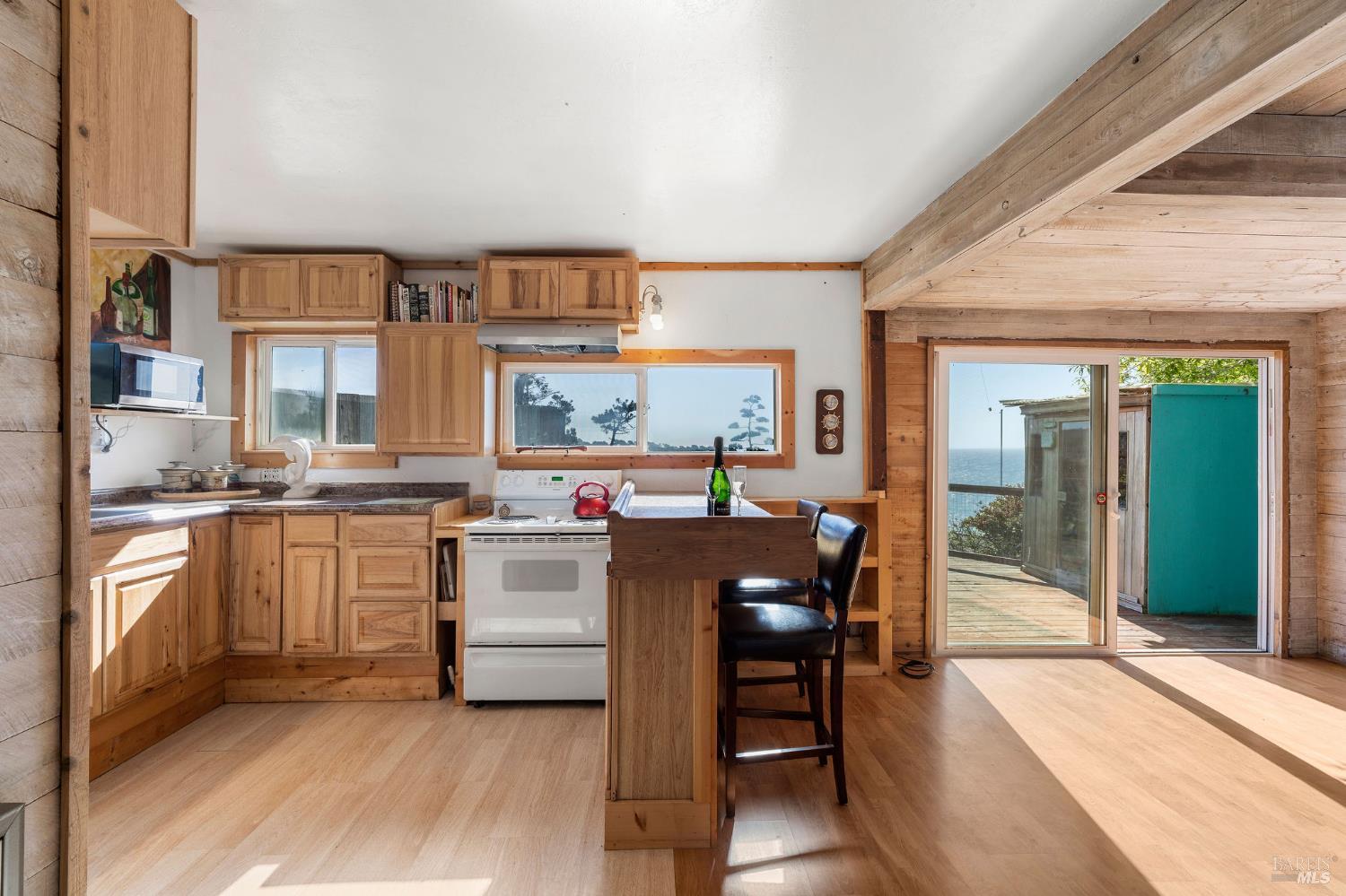 Detail Gallery Image 19 of 28 For 38882 Honey Run Ln, Gualala,  CA 95445 - 1 Beds | 1 Baths