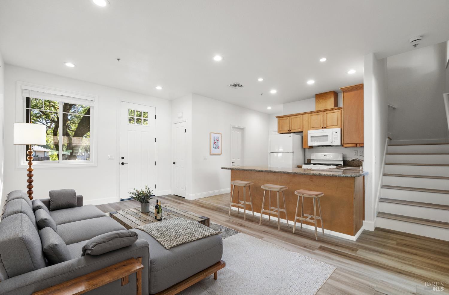 Detail Gallery Image 8 of 34 For 256 Rosebud Ln, Napa,  CA 94574 - – Beds | – Baths