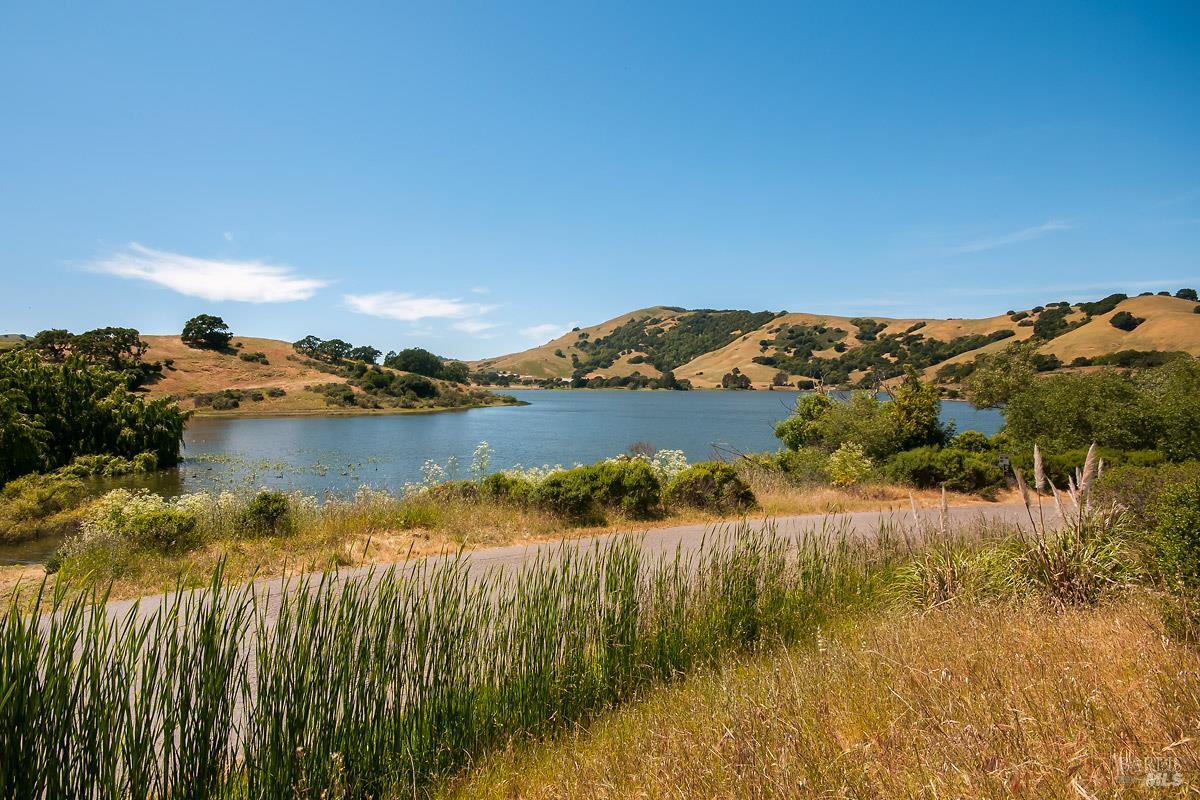 Detail Gallery Image 42 of 53 For 215 San Ramon Way, Novato,  CA 94945 - 4 Beds | 2/1 Baths