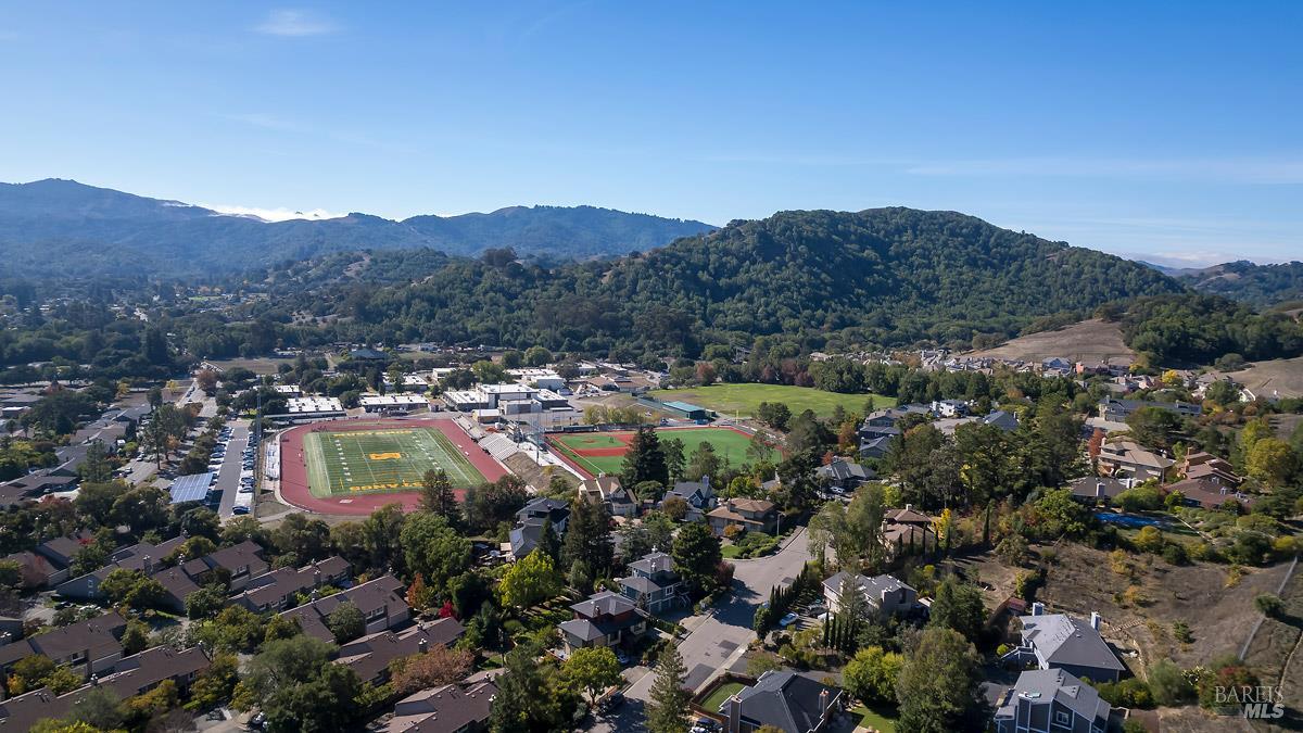Detail Gallery Image 35 of 53 For 215 San Ramon Way, Novato,  CA 94945 - 4 Beds | 2/1 Baths