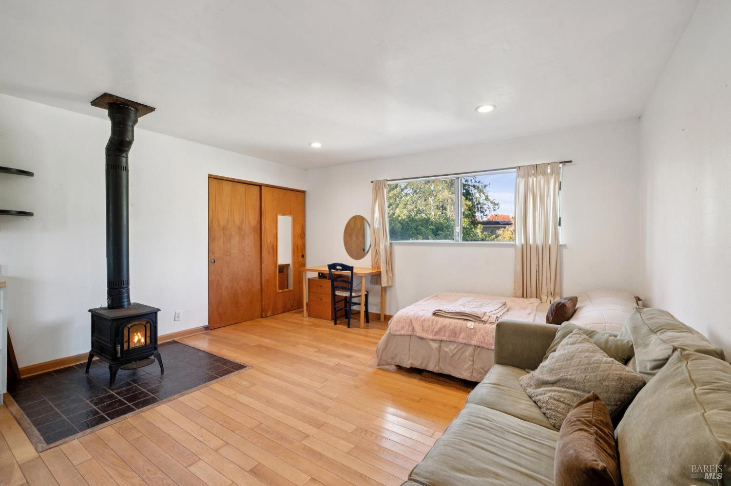 Detail Gallery Image 43 of 66 For 497 Pleasant Hill Rd, Sebastopol,  CA 95472 - 3 Beds | 2/1 Baths