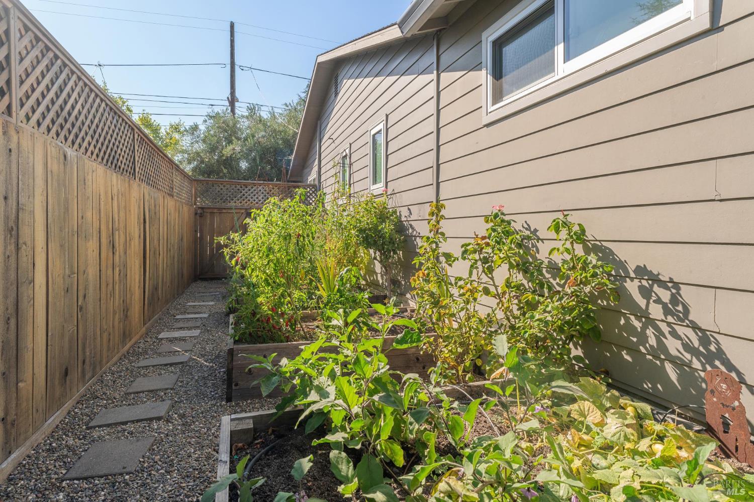 Detail Gallery Image 47 of 50 For 804 Josephine Ln, Healdsburg,  CA 95448 - 3 Beds | 2 Baths