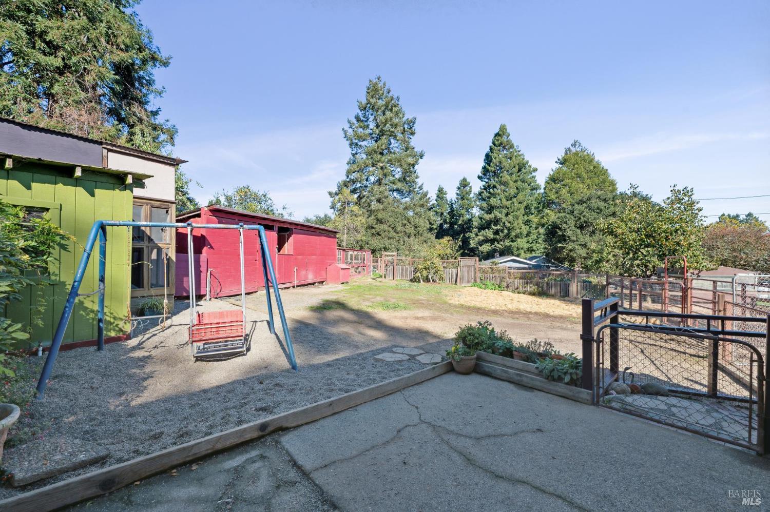 Detail Gallery Image 52 of 66 For 497 Pleasant Hill Rd, Sebastopol,  CA 95472 - 3 Beds | 2/1 Baths