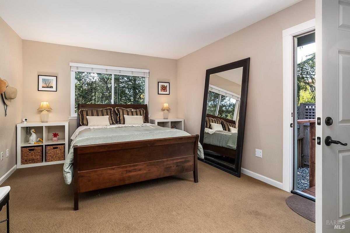 Detail Gallery Image 19 of 53 For 215 San Ramon Way, Novato,  CA 94945 - 4 Beds | 2/1 Baths