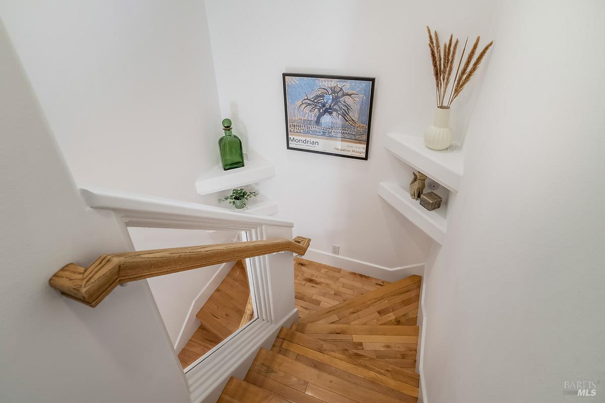 Detail Gallery Image 20 of 34 For 60 Wood Ln, Fairfax,  CA 94930 - 3 Beds | 2/1 Baths