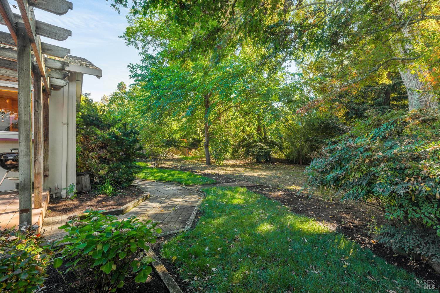 Detail Gallery Image 19 of 22 For 1970 Neotomas Ave, Santa Rosa,  CA 95405 - 3 Beds | 2 Baths