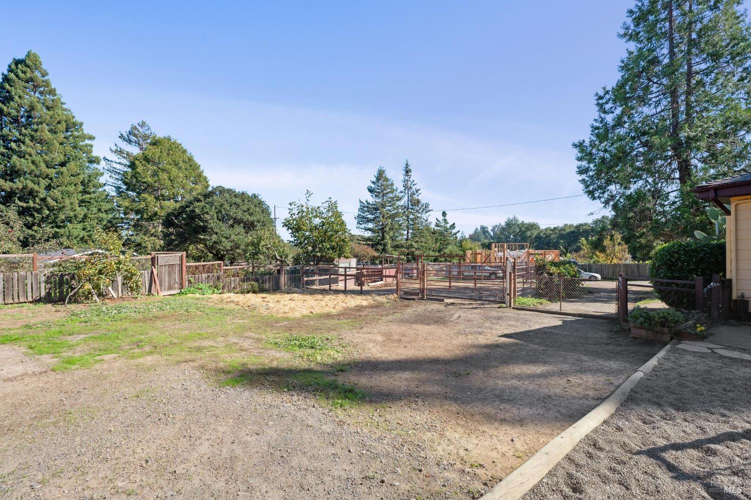 Detail Gallery Image 51 of 66 For 497 Pleasant Hill Rd, Sebastopol,  CA 95472 - 3 Beds | 2/1 Baths
