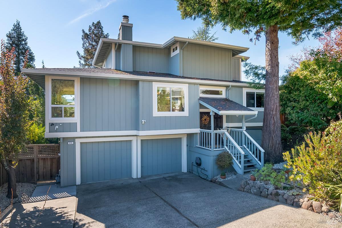 Detail Gallery Image 30 of 53 For 215 San Ramon Way, Novato,  CA 94945 - 4 Beds | 2/1 Baths