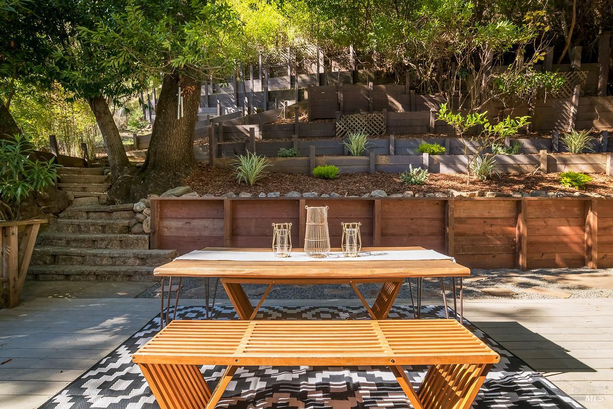 Detail Gallery Image 13 of 34 For 60 Wood Ln, Fairfax,  CA 94930 - 3 Beds | 2/1 Baths