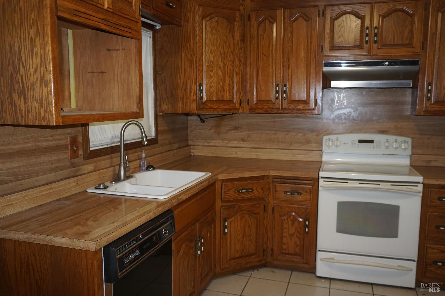 Detail Gallery Image 7 of 23 For 795 Rosewood Ave, Vallejo,  CA 94591 - 3 Beds | 1/1 Baths