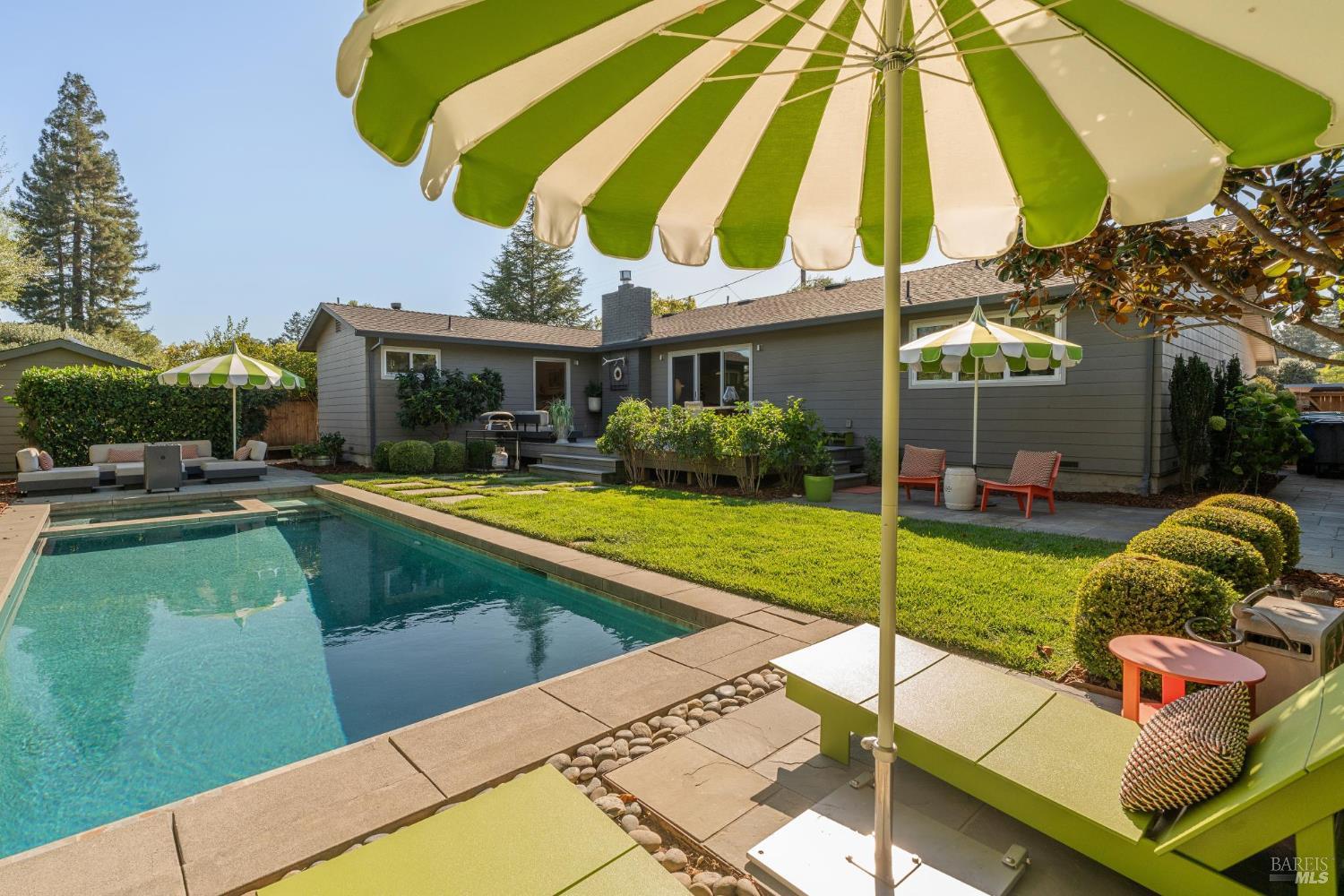 Detail Gallery Image 24 of 50 For 804 Josephine Ln, Healdsburg,  CA 95448 - 3 Beds | 2 Baths