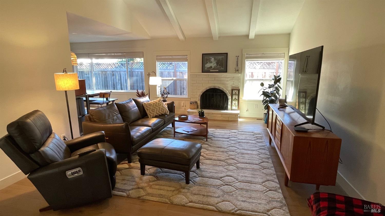 Detail Gallery Image 6 of 30 For 3502 Sleepy Hollow Ct, Santa Rosa,  CA 95404 - 3 Beds | 2 Baths