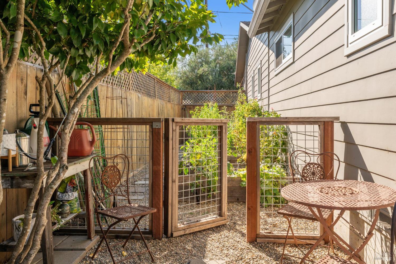 Detail Gallery Image 45 of 50 For 804 Josephine Ln, Healdsburg,  CA 95448 - 3 Beds | 2 Baths