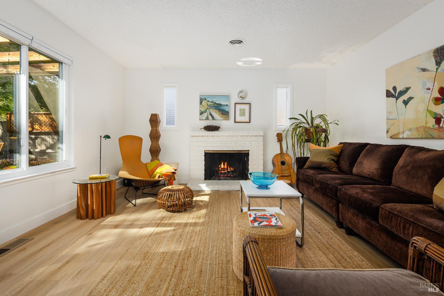 Detail Gallery Image 3 of 22 For 1970 Neotomas Ave, Santa Rosa,  CA 95405 - 3 Beds | 2 Baths