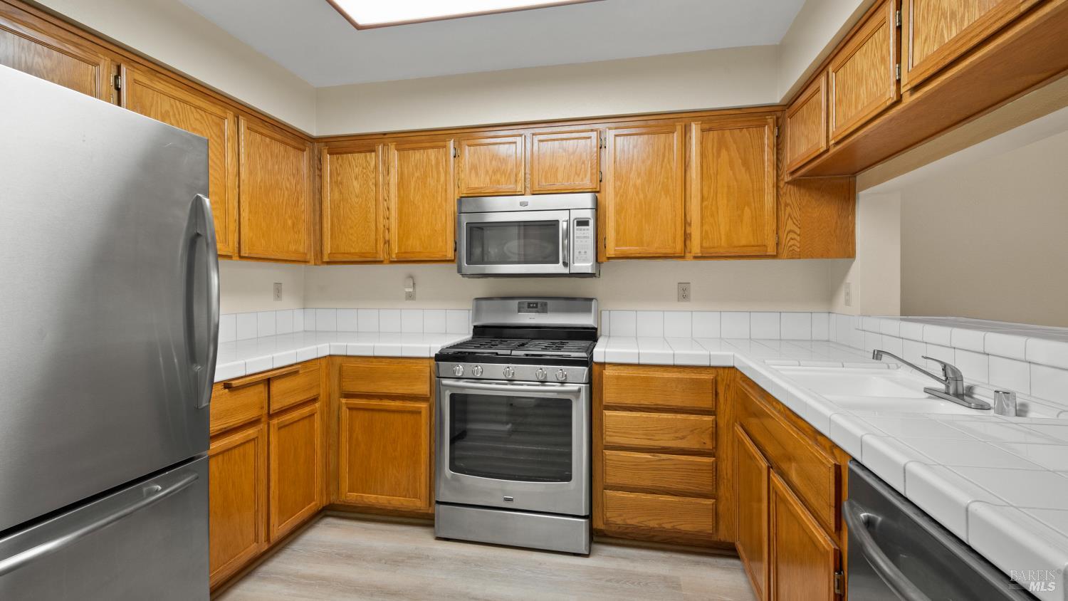 Detail Gallery Image 14 of 38 For 136 Southbridge Ln, Fairfield,  CA 94534 - 3 Beds | 2/1 Baths