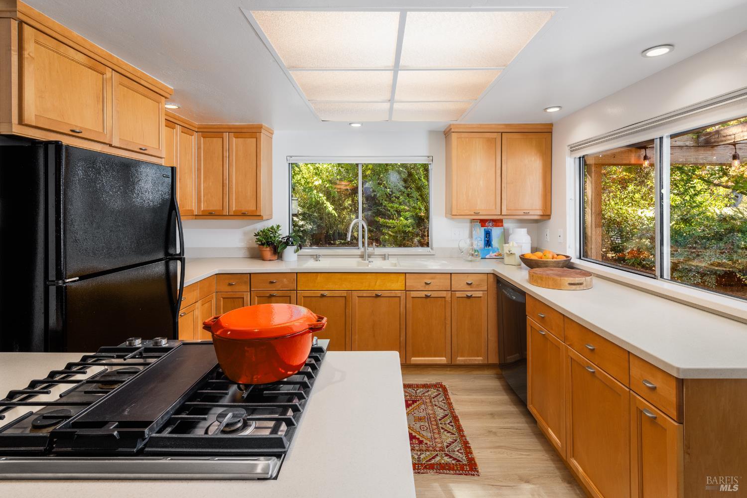 Detail Gallery Image 8 of 22 For 1970 Neotomas Ave, Santa Rosa,  CA 95405 - 3 Beds | 2 Baths