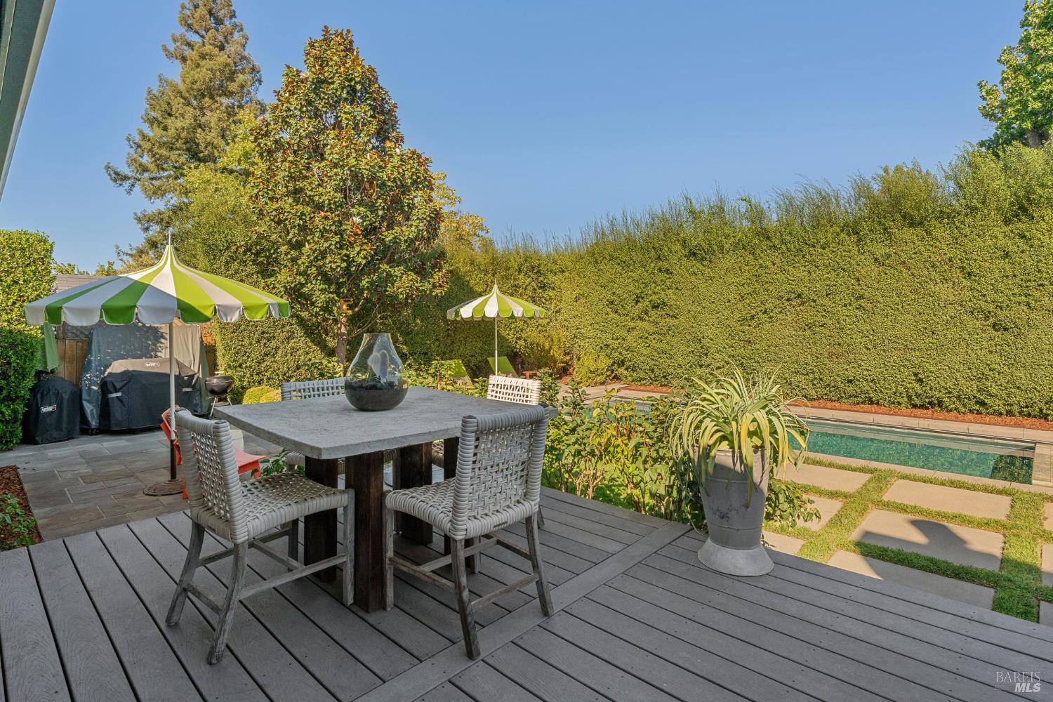 Detail Gallery Image 3 of 50 For 804 Josephine Ln, Healdsburg,  CA 95448 - 3 Beds | 2 Baths