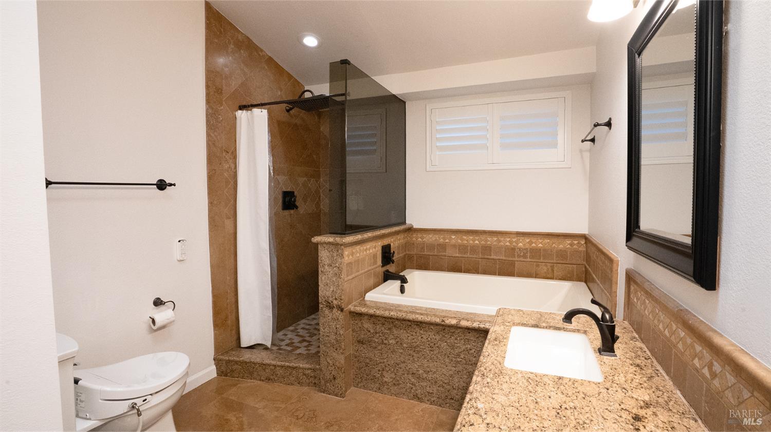 Detail Gallery Image 20 of 28 For 284 Flametree Cir, Windsor,  CA 95492 - 3 Beds | 2 Baths