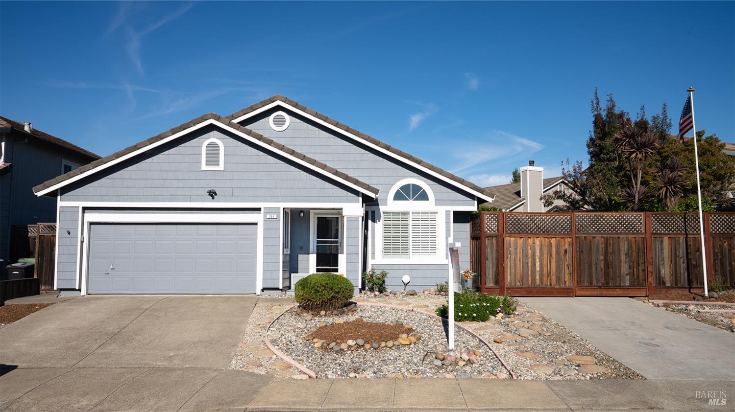 Detail Gallery Image 2 of 28 For 284 Flametree Cir, Windsor,  CA 95492 - 3 Beds | 2 Baths