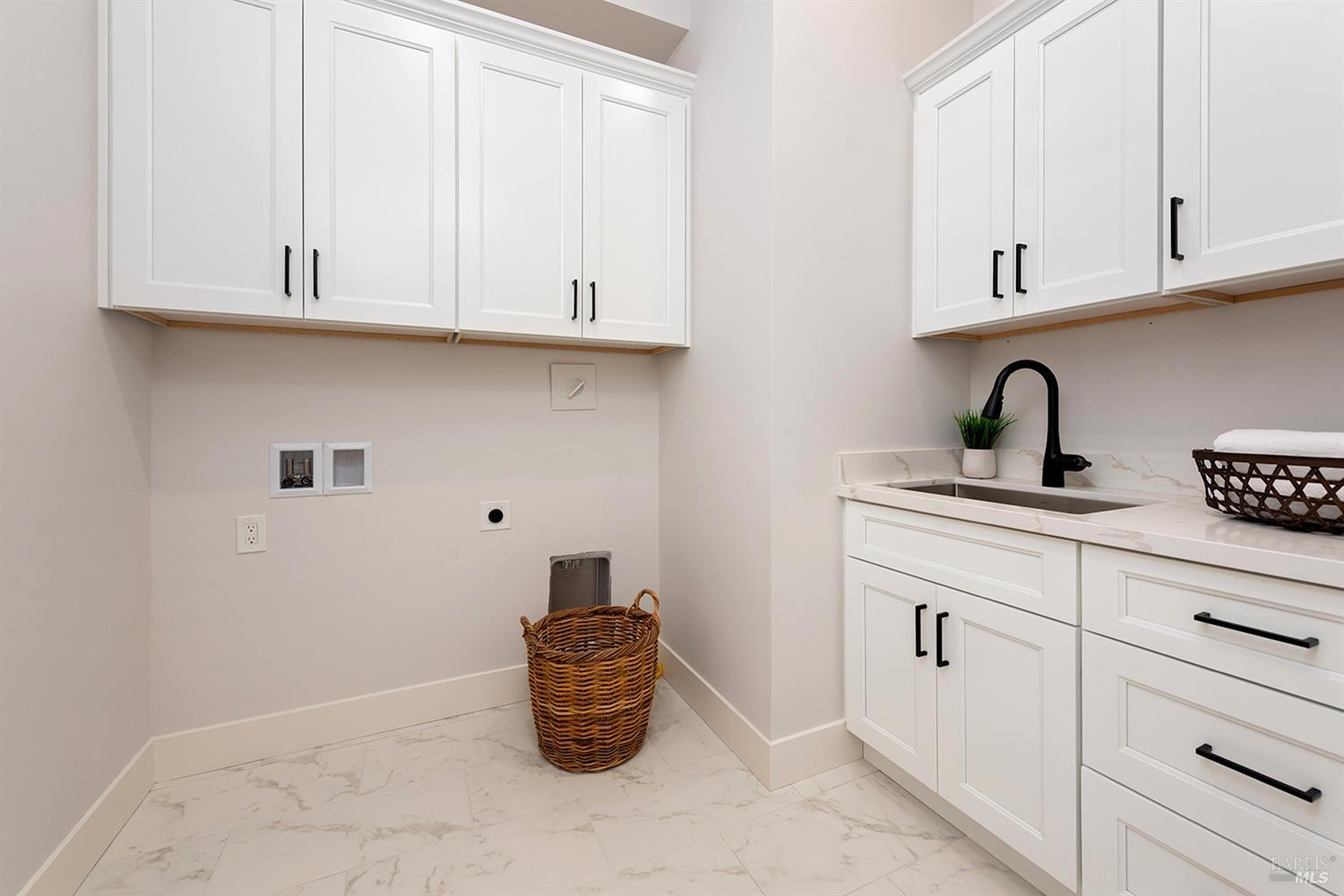 Detail Gallery Image 37 of 44 For 3763 Paxton Pl, Santa Rosa,  CA 95403 - 4 Beds | 4 Baths