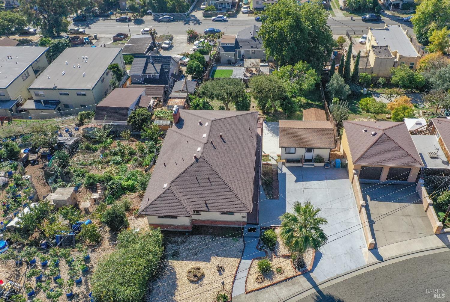 Detail Gallery Image 2 of 87 For 125 Acacia Way, Vallejo,  CA 94591 - 5 Beds | 2 Baths