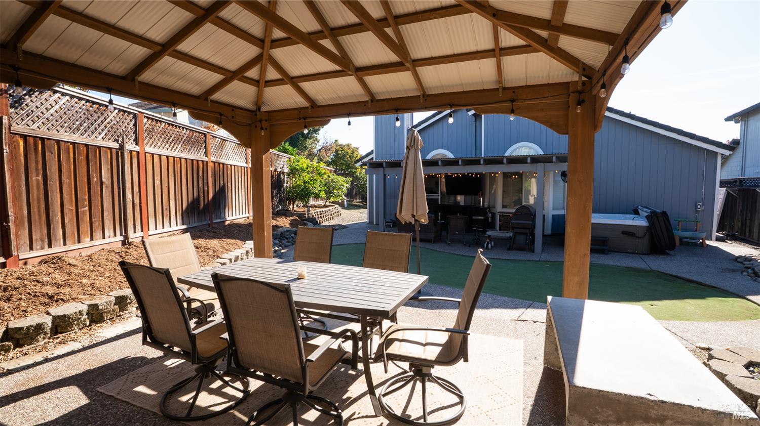 Detail Gallery Image 6 of 28 For 284 Flametree Cir, Windsor,  CA 95492 - 3 Beds | 2 Baths