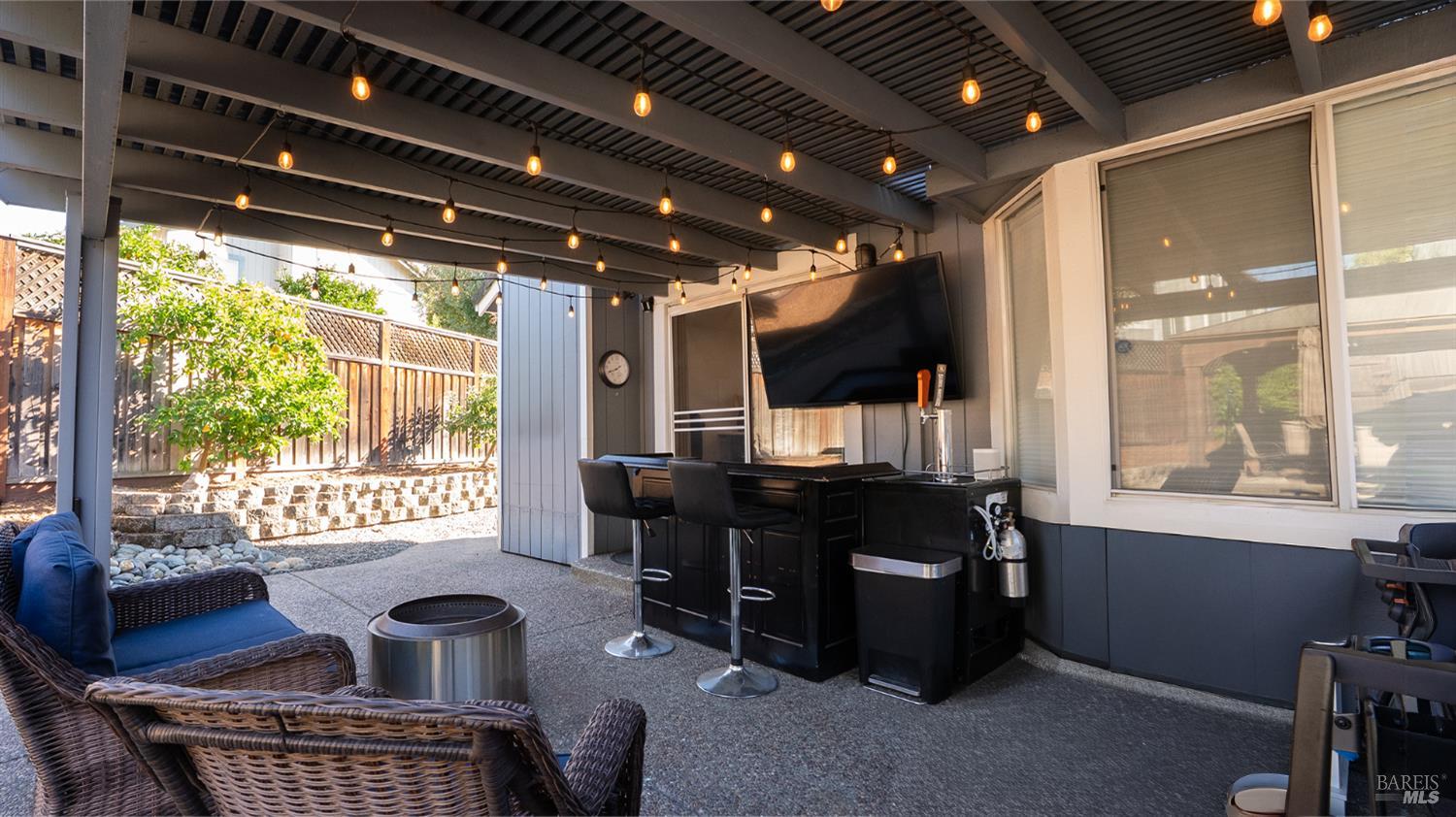 Detail Gallery Image 8 of 28 For 284 Flametree Cir, Windsor,  CA 95492 - 3 Beds | 2 Baths