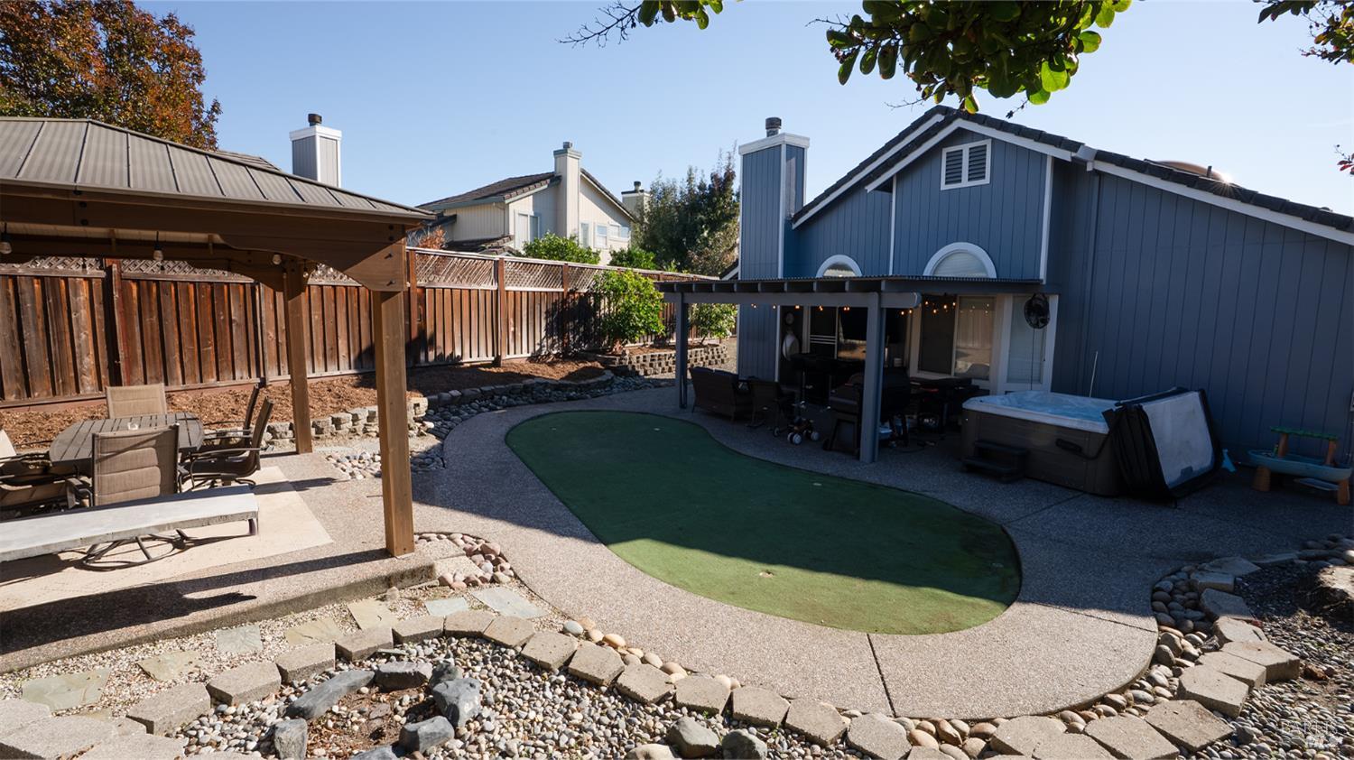 Detail Gallery Image 5 of 28 For 284 Flametree Cir, Windsor,  CA 95492 - 3 Beds | 2 Baths