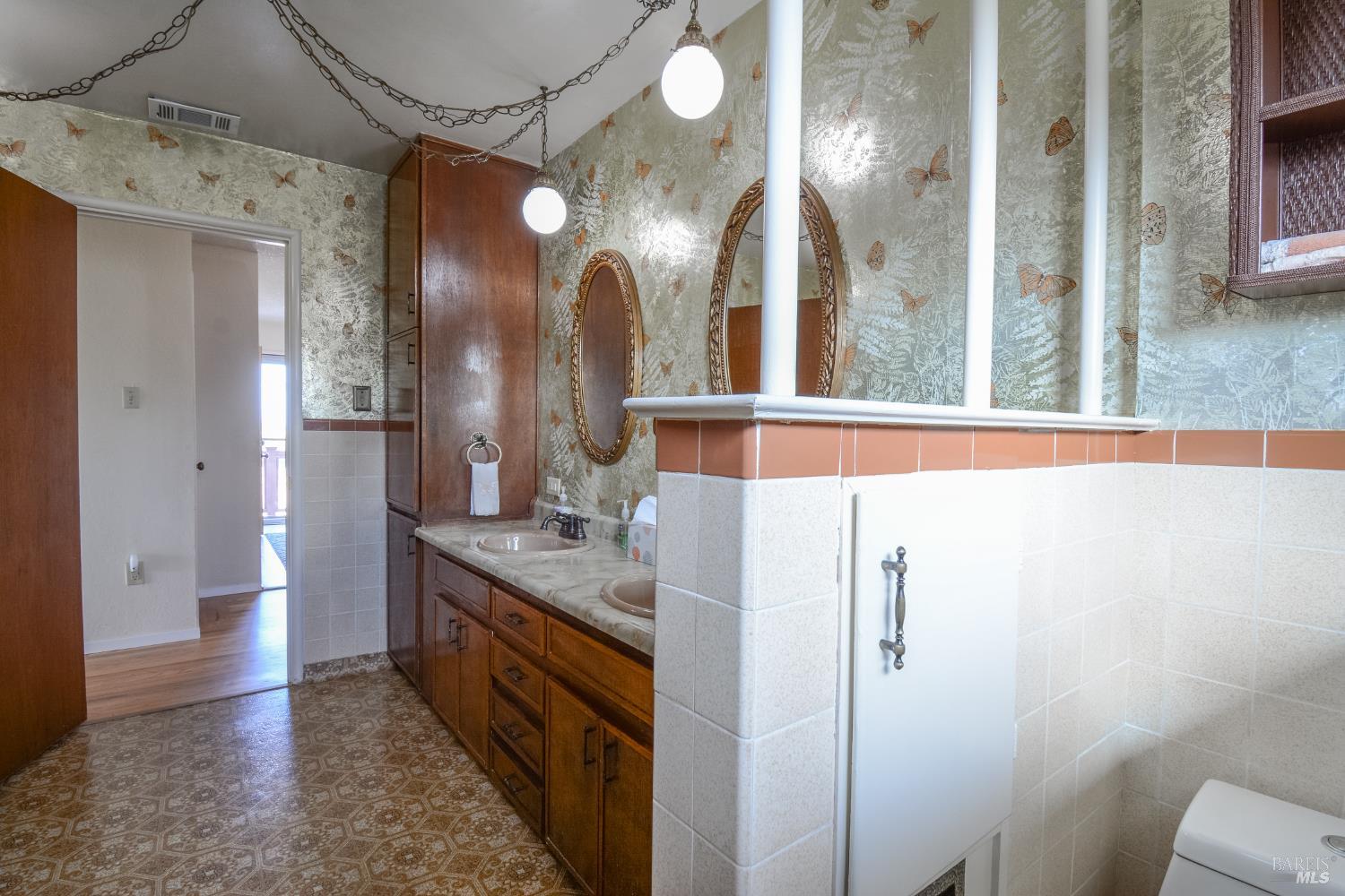 Detail Gallery Image 24 of 87 For 125 Acacia Way, Vallejo,  CA 94591 - 5 Beds | 2 Baths