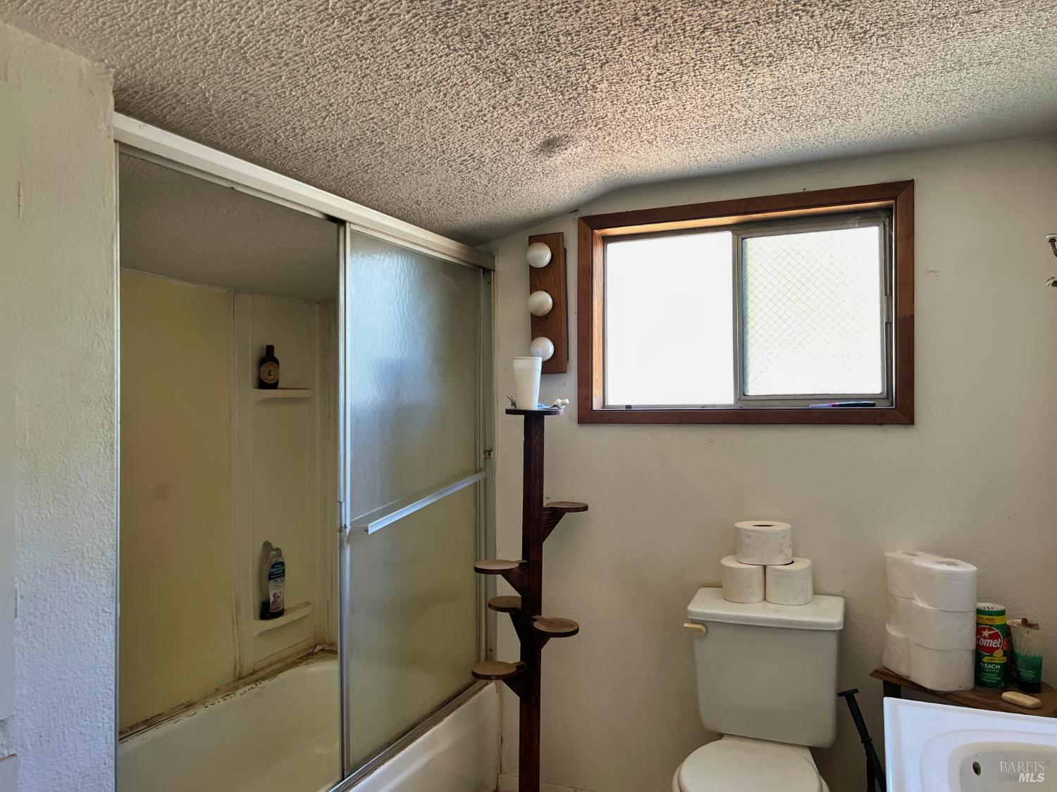 Detail Gallery Image 15 of 28 For 44170 Lakeview Ave, Laytonville,  CA 95454 - 3 Beds | 2 Baths