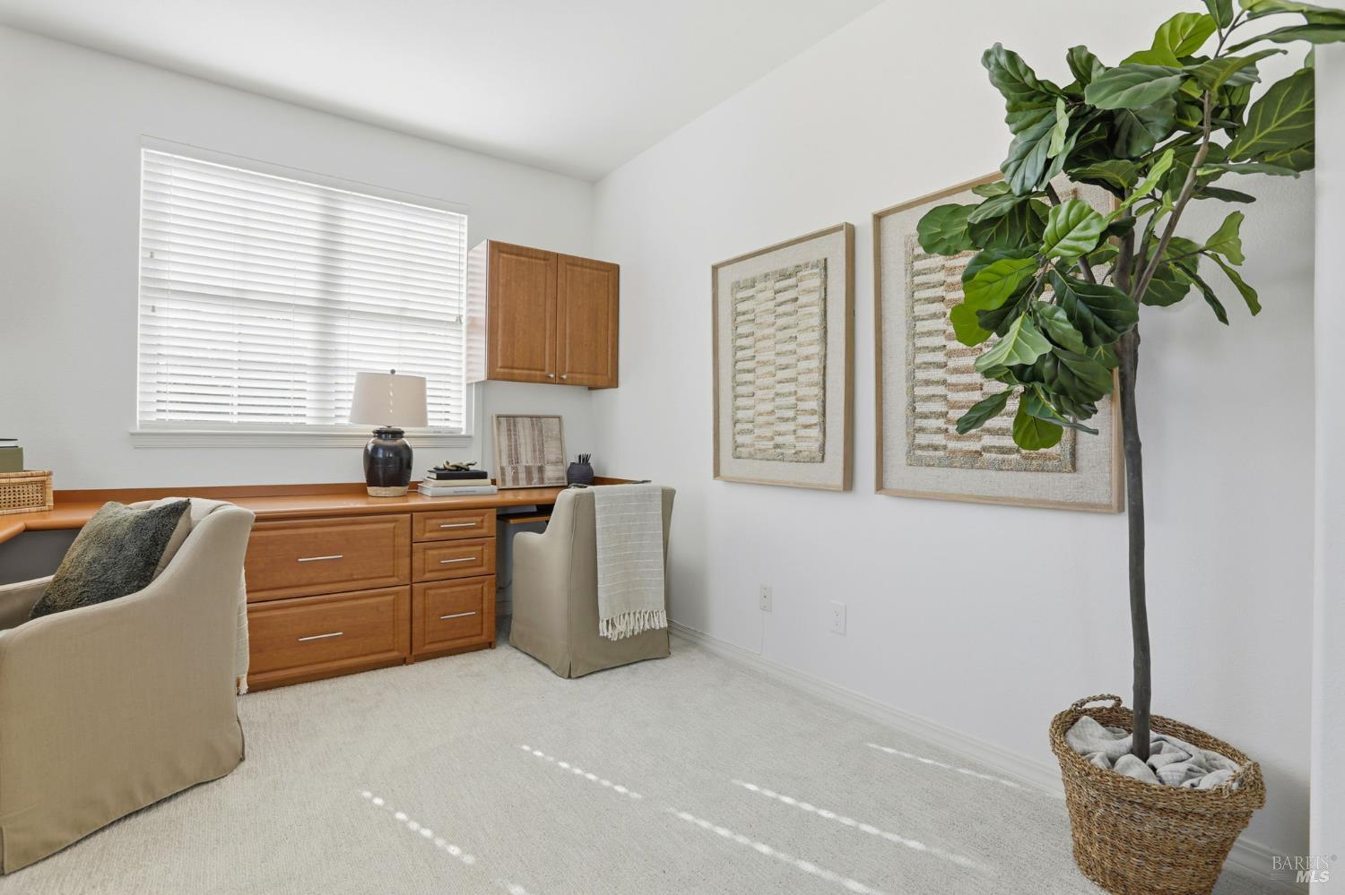 Detail Gallery Image 26 of 56 For 13 Waterside Cir, San Rafael,  CA 94903 - 3 Beds | 2/1 Baths