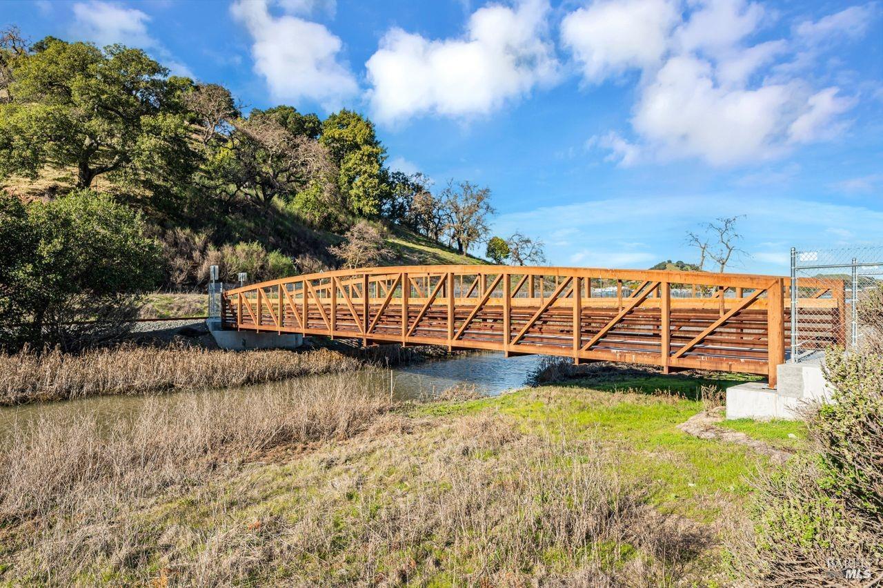 Detail Gallery Image 45 of 56 For 13 Waterside Cir, San Rafael,  CA 94903 - 3 Beds | 2/1 Baths