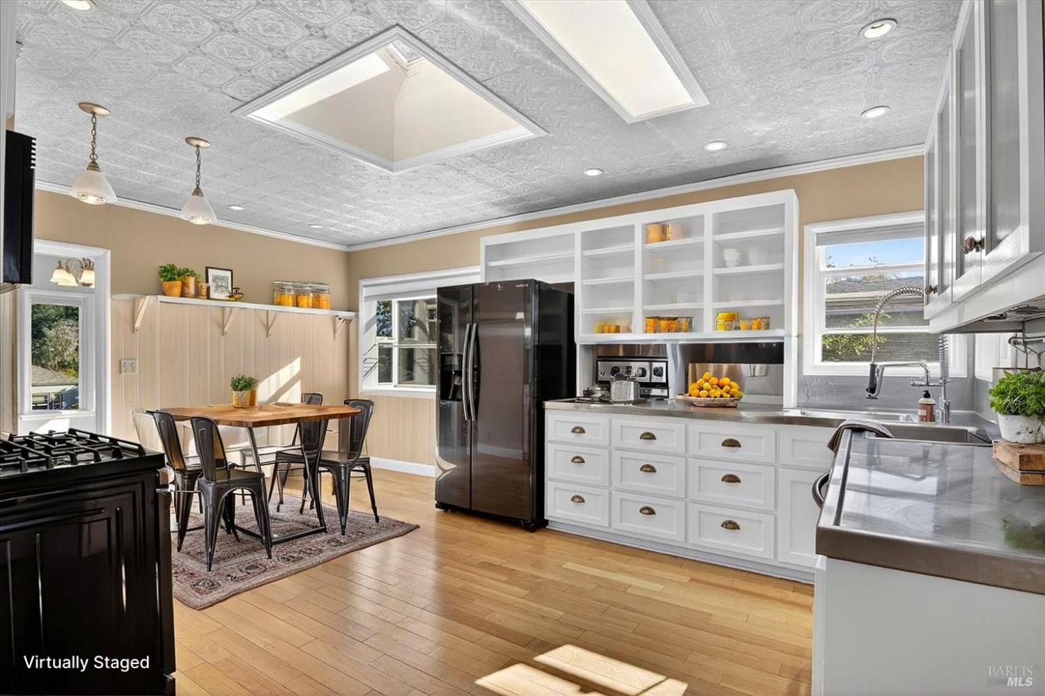 Detail Gallery Image 13 of 56 For 332 El Camino Real Unkn, Vallejo,  CA 94590 - 3 Beds | 2/1 Baths